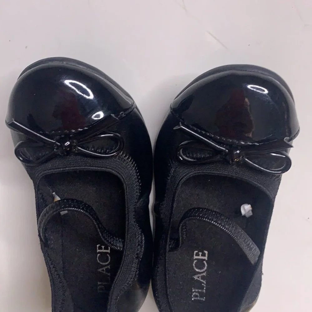 The children’s Place girls 7 patent leather Mary Jane black dress shoes